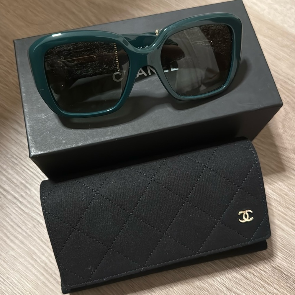 Chanel tweed sunglasses 🕶️